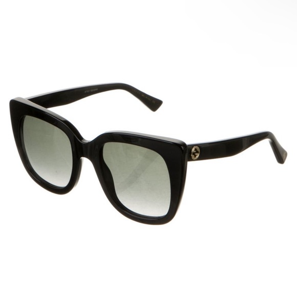 AUTH Gucci Oversized Sunglasses - Picture 2 of 3